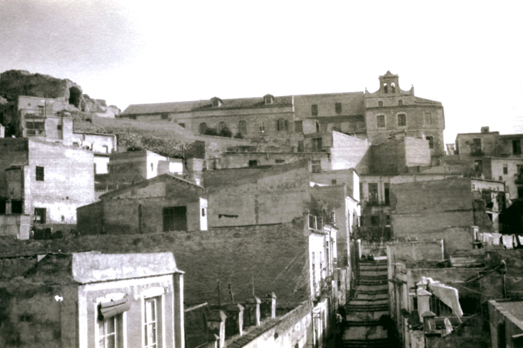 Fotografa de la Puerta de la Villa (ca. 1920)